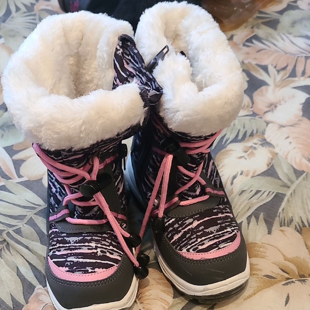Nova Mountain Kids Snow Boots with Pink and Gray Pattern